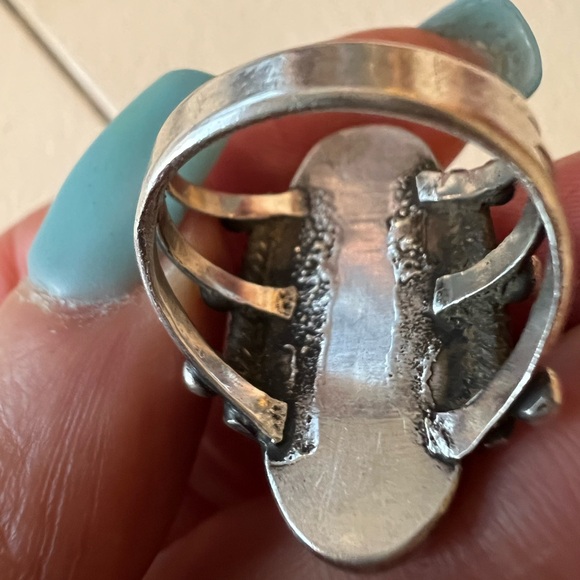 Vintage Sterling Turquoise Gemstone
Approx Ring sz 6.5 - Picture 5 of 9